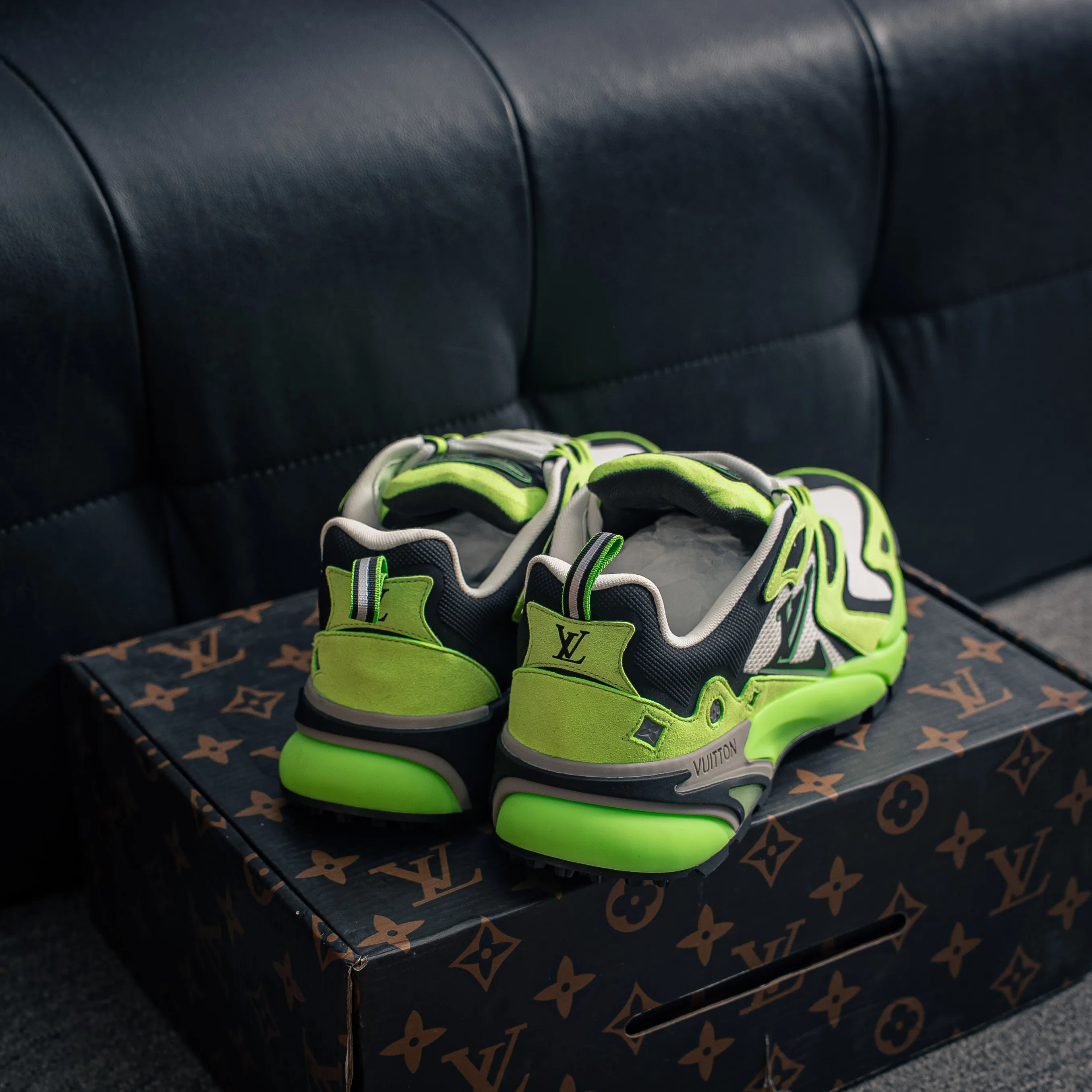 【YS 】 Premium LV Classic New Arrival Sneakers ✦ 1:1 ， ， ✦ Cowhide Leather Shoes ， LOGO ✦ + ，
